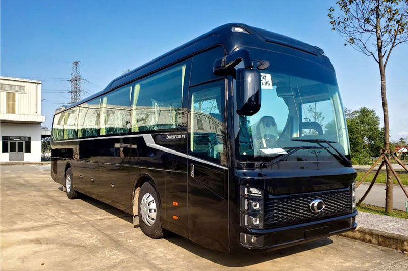 Dịch vụ cho thuê xe 47 chỗ đón tiễn sân bay Tân Sơn Nhất giá tốt nhất